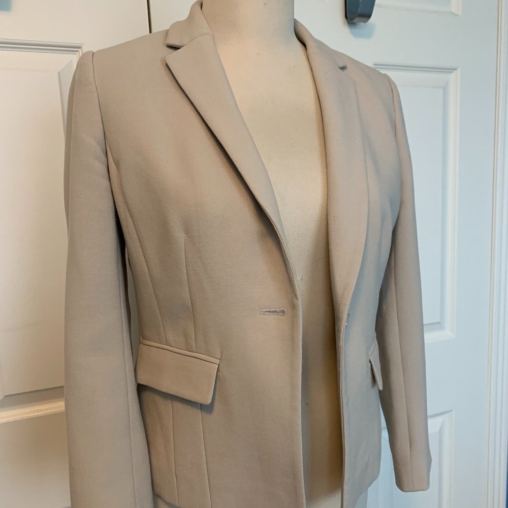 Laura Petites size 10P blazer.